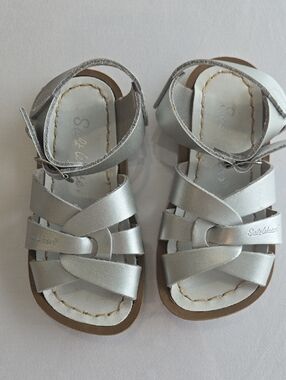 Saltwater Kids' Silver Leather Strappy Sandals Girls Sz 7 Like New